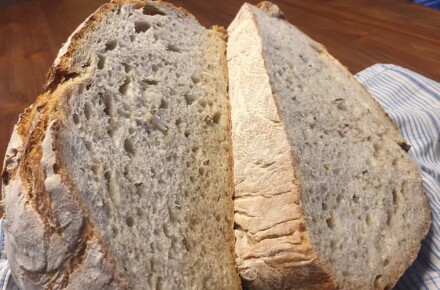 Cibulový kváskový chléb